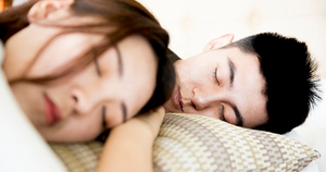 准妈妈了解下!怀孕4个月掌握正确睡姿助你做好梦