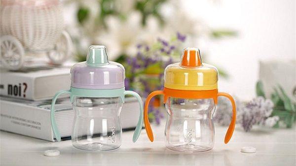 育儿心得：宝宝过早、长期使用鸭嘴杯的3大危害要当心