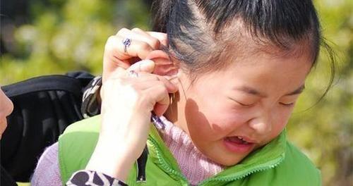 4岁儿童有顽固的油性硬耳屎该怎么清理?