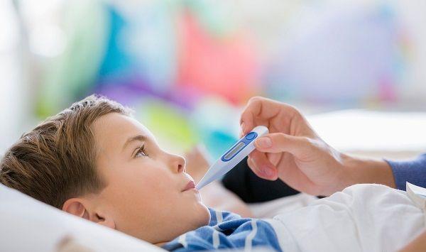 盘点导致孩子低烧呕吐的5大原因，做好护理才能远离危害