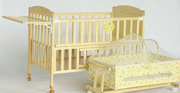 芙儿优这种婴儿床活动护栏怎么安装？