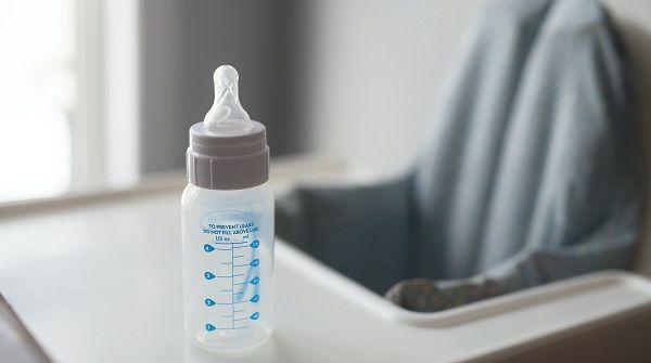 一直喝早产儿奶粉有危害，转奶时机提前把握好