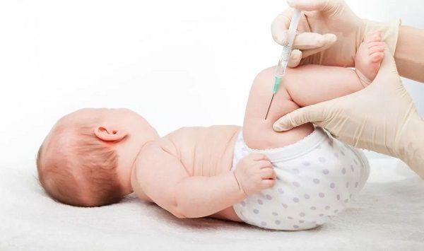 10年月嫂分享新生儿预防针接种时间表，这4点要注意！