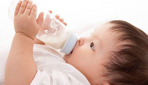 宝宝呛奶死亡事件频发，这4条急救方法你需知道
