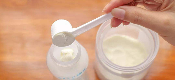 婴儿配方奶粉二段比三段更有营养是真的吗？