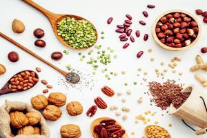 哺乳期会使奶水减少10类食物，别等没奶才后悔