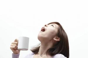 淡盐水漱口有什么好处？不仅清新口气还能缓解牙疼