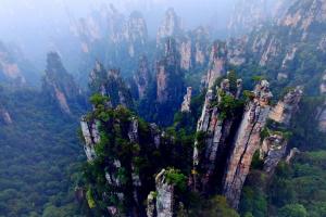 张家界旅游哪里好玩？2023赠你张家界旅游攻略必去景点