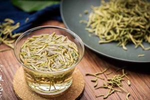 女生喝金银花茶的好处，坚持一个月，或许这些好事悄悄登门