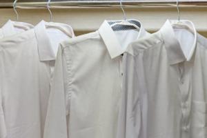 衣服发黄怎么洗白的4个小妙招，旧衣服也能洁白如新