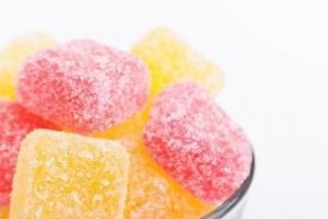 孩子咳嗽能吃糖吗？儿童咳嗽要如何缓解？