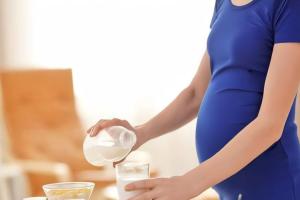 聚焦：孕妇什么时候喝牛奶最好 ？三大黄金时段最好别错过