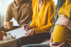 女性绝经后有卵泡可以怀孕吗？生育或有希望但并不建议