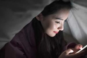 长期熬夜对女性的7大危害-不止影响生育力这么简单