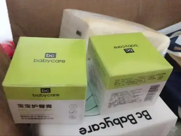 为什么宝宝用完护臀膏皮肤变黑了