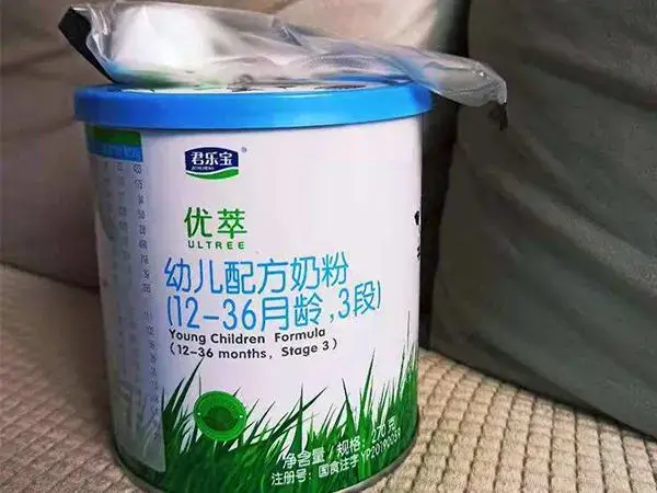 宝宝吃有机奶粉好还是配方奶粉好